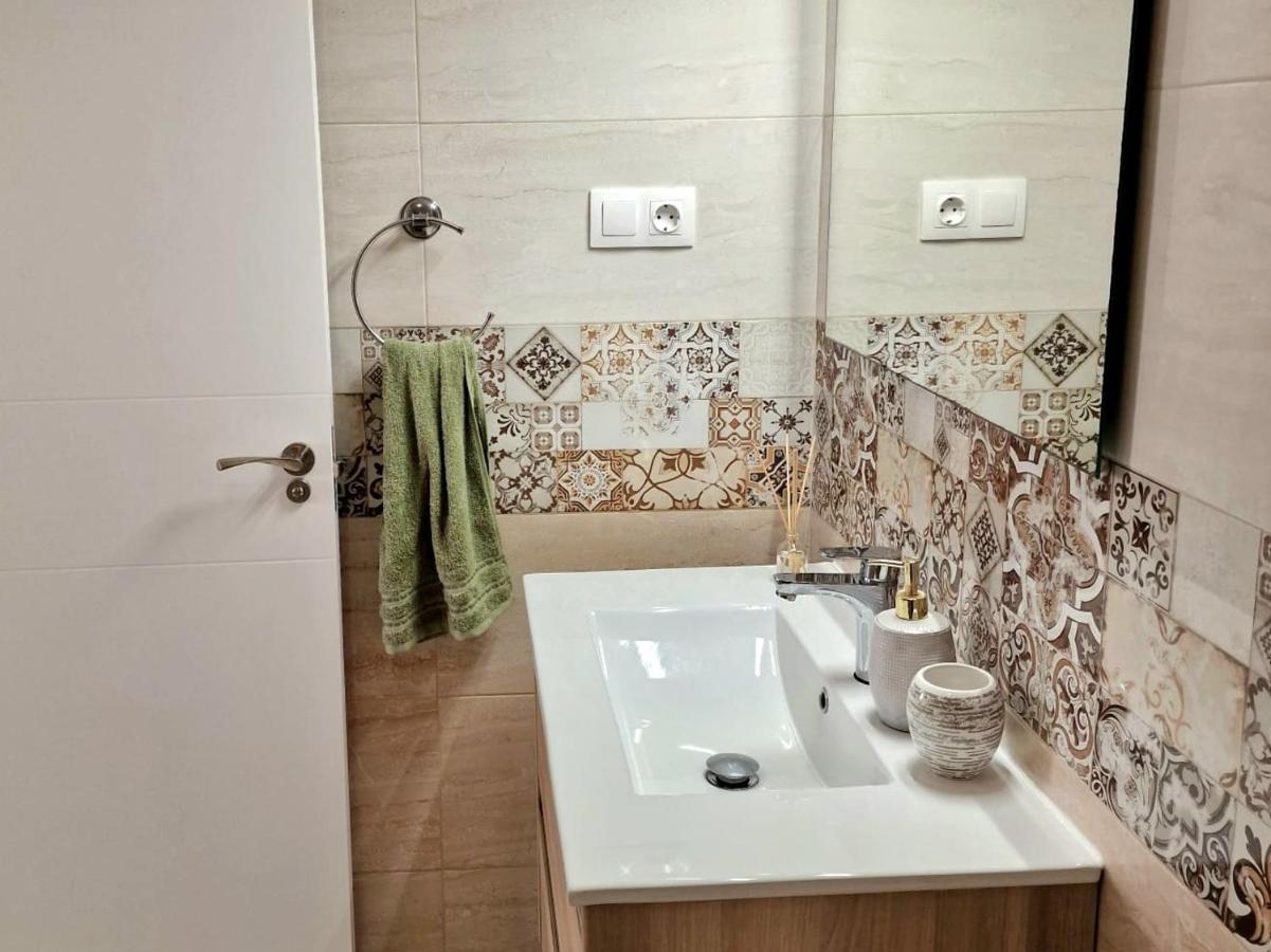 Cozy Apartment With Sea View Torrevieja Esterno foto