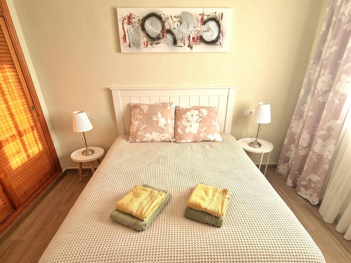 Cozy Apartment With Sea View Torrevieja Esterno foto