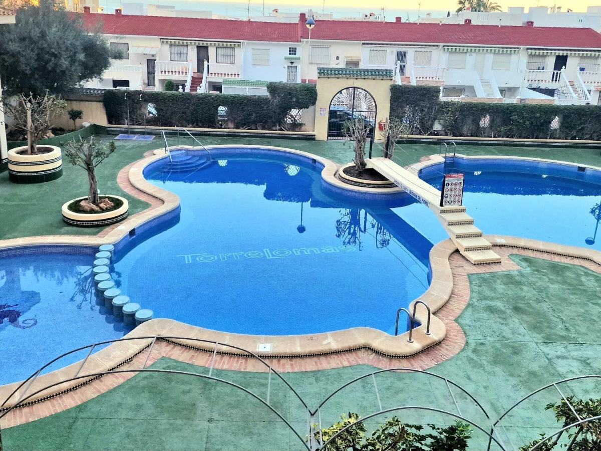 Cozy Apartment With Sea View Torrevieja Esterno foto