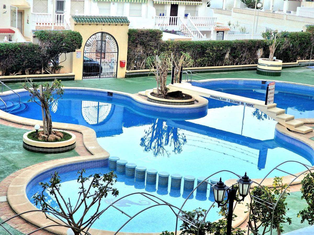 Cozy Apartment With Sea View Torrevieja Esterno foto