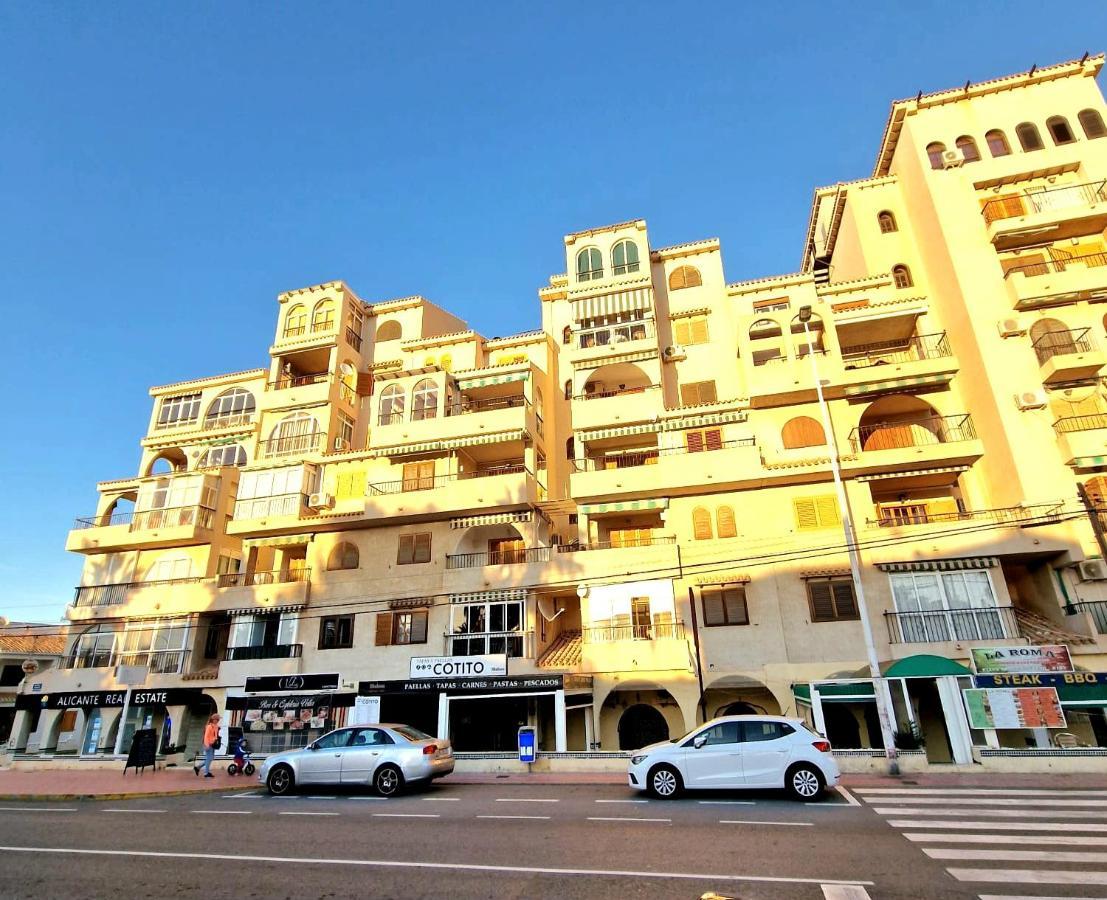 Cozy Apartment With Sea View Torrevieja Esterno foto