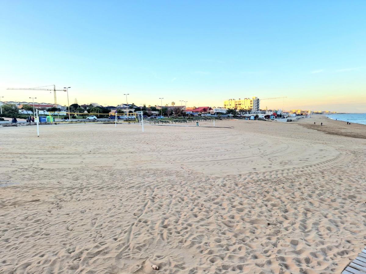 Cozy Apartment With Sea View Torrevieja Esterno foto